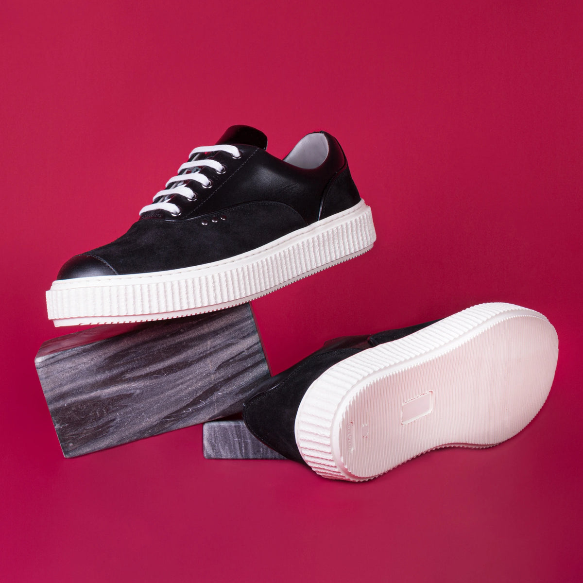 Basket Meaker en daim noir