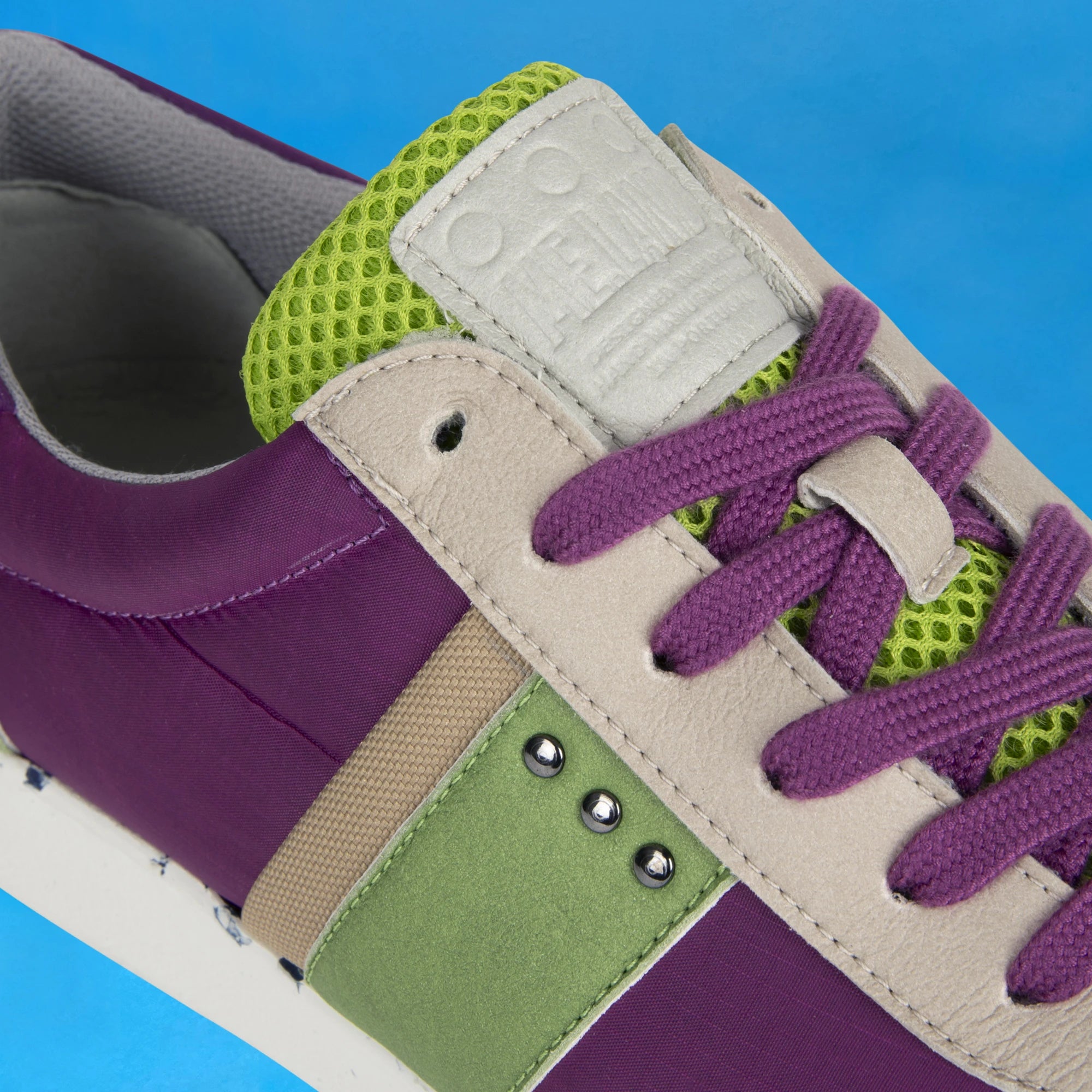 Basket vegan et recyclée Vivace en nylon beige, violet et vert