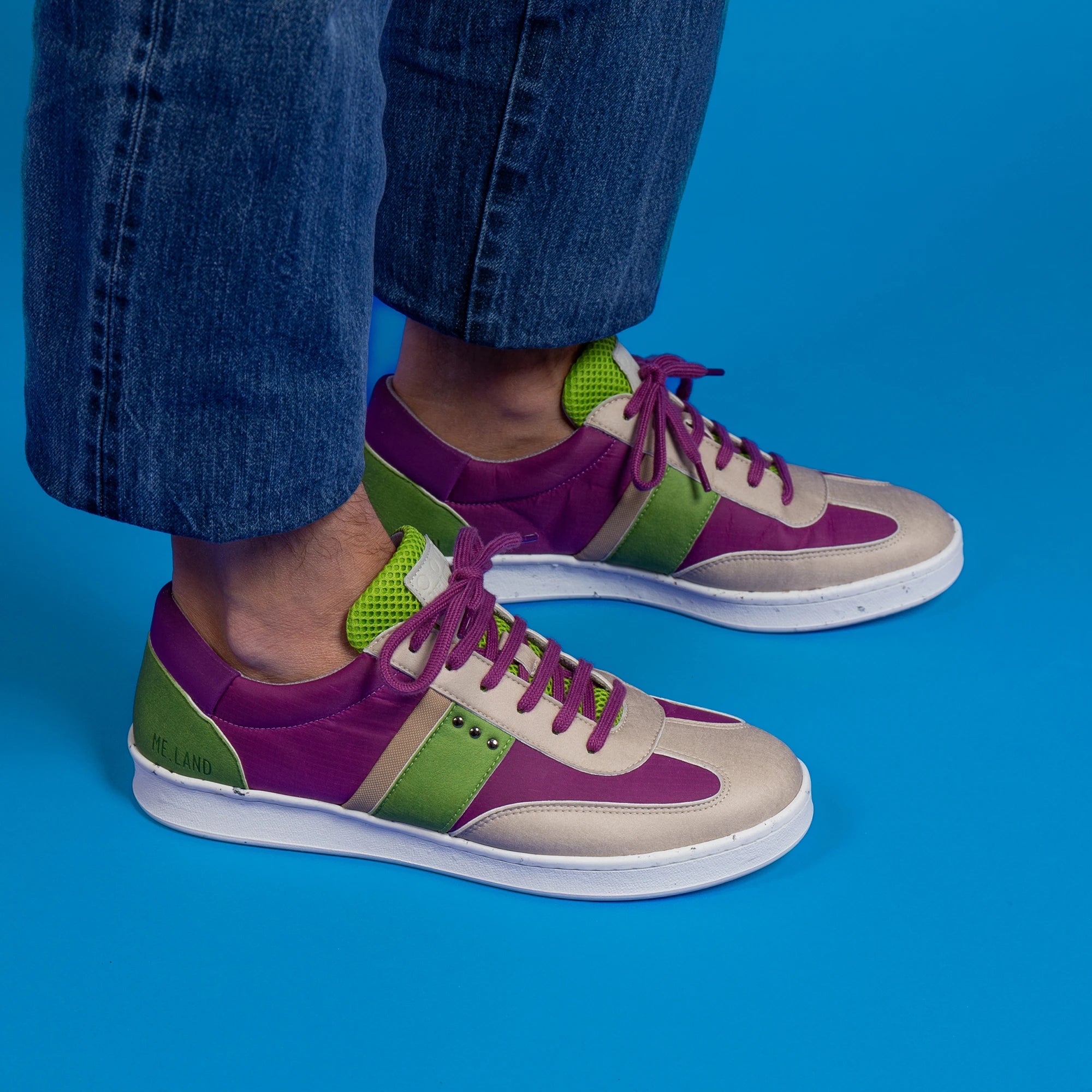 Basket vegan et recyclée Vivace en nylon beige, violet et vert