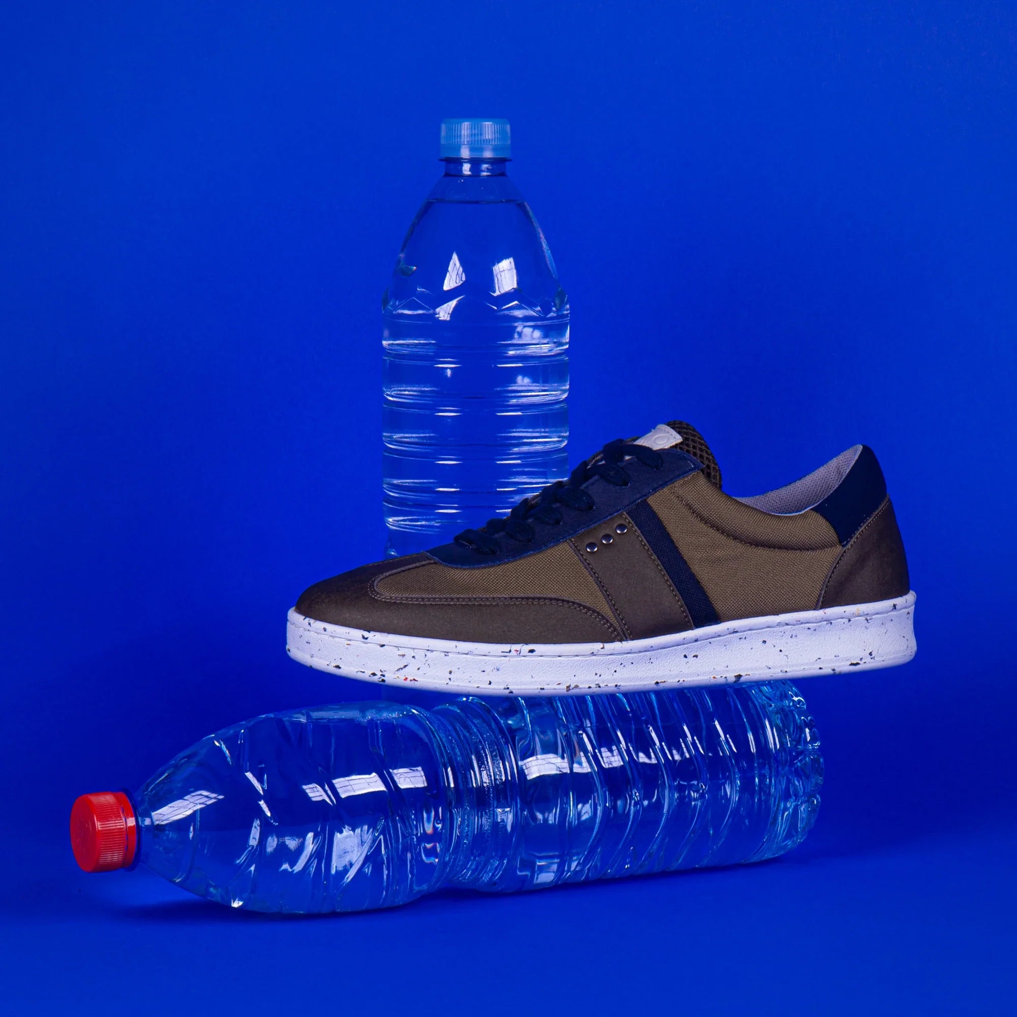 ME.LAND Vivace vegan and recycled sneaker in khaki and navy above