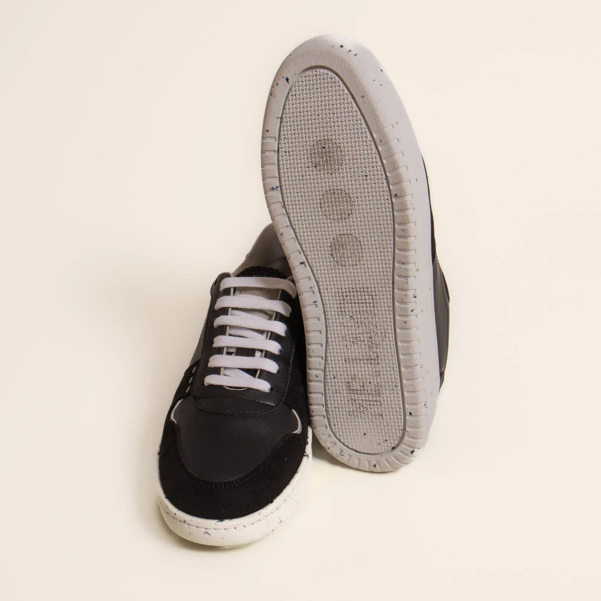 Evan vegan and recycled black sneaker ME.LAND x Emma Daumas ✔ ME.LAND