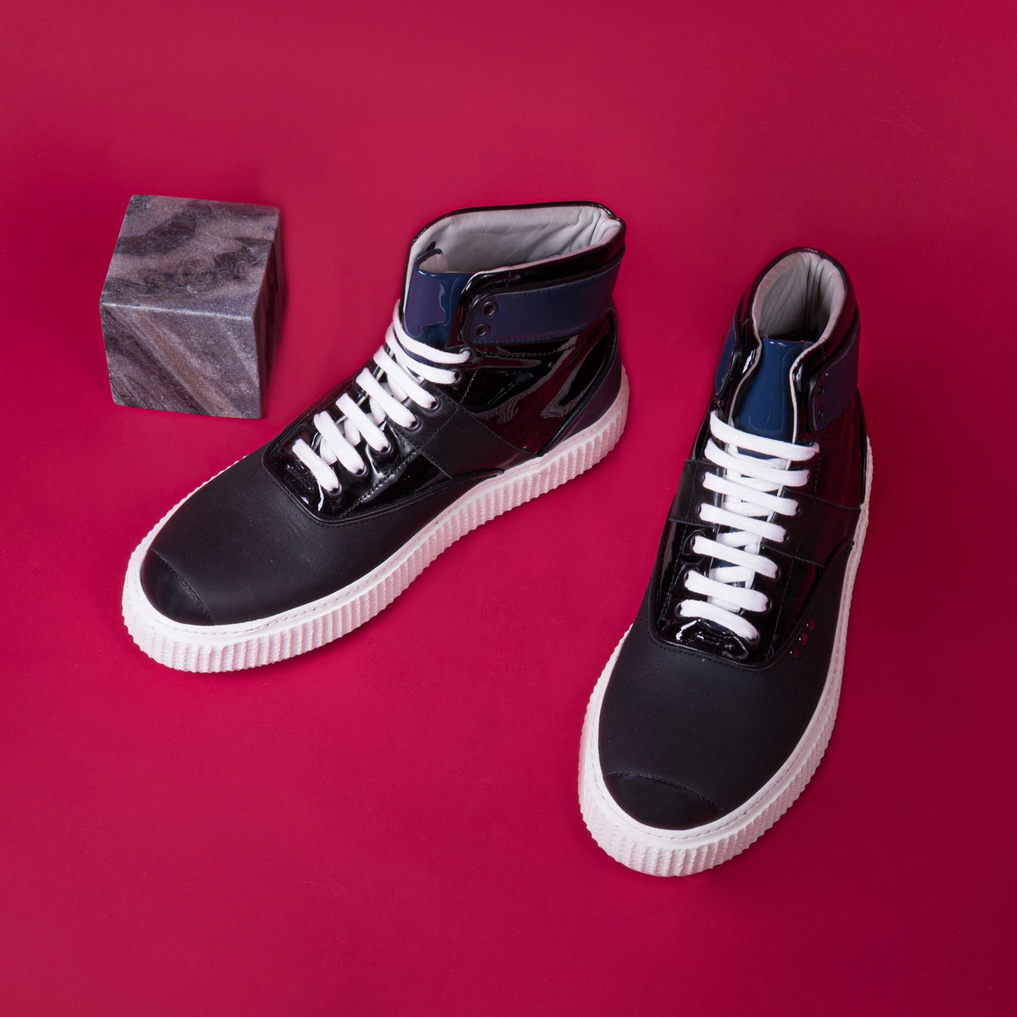 Heaker high-top sneakers in black and blue leather