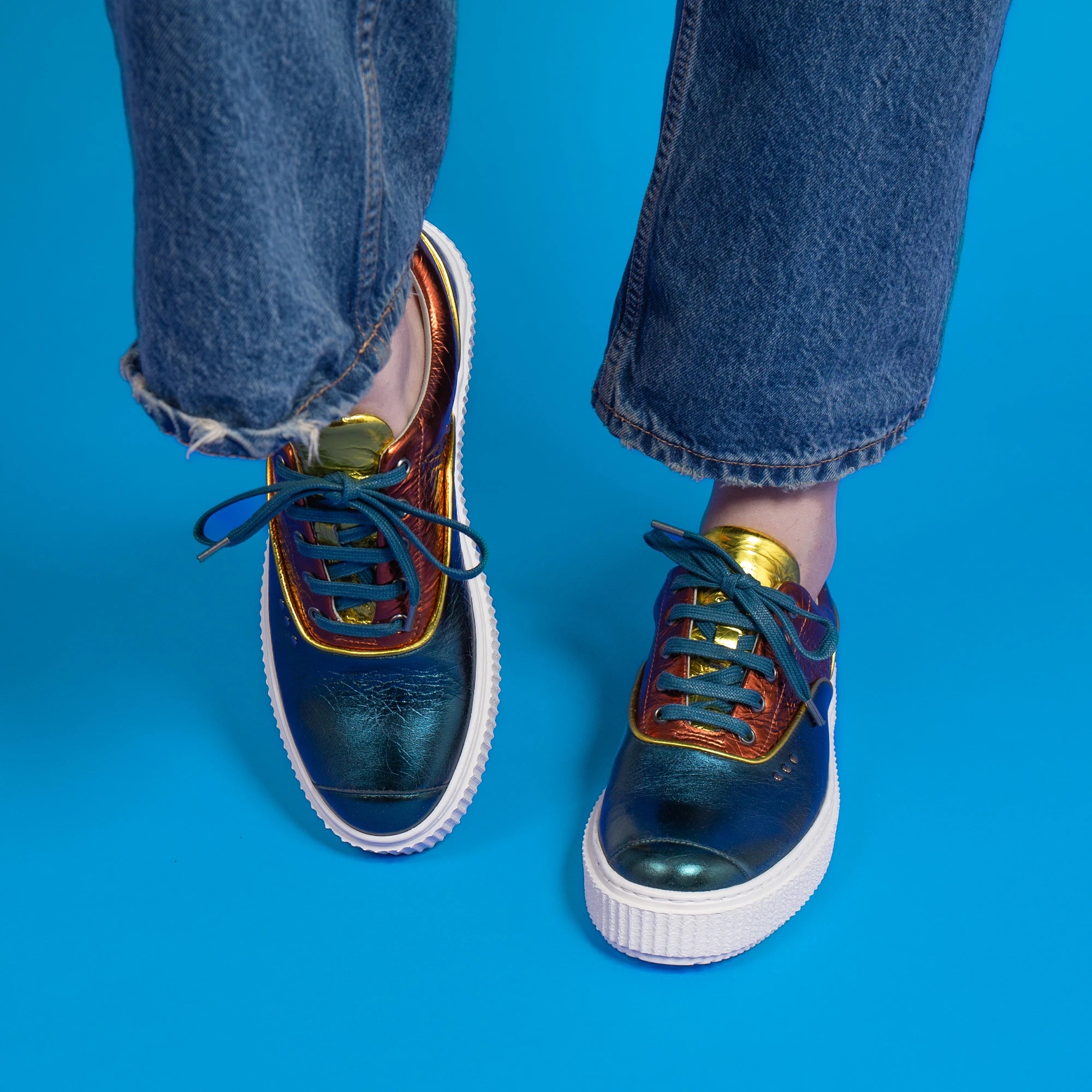 Basket Meaker en cuir métallisé multicolore paon