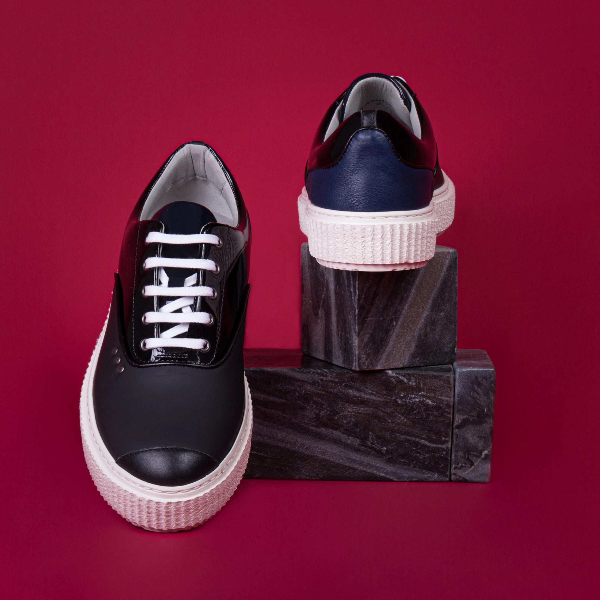 Basket Meaker en cuir noir et bleu