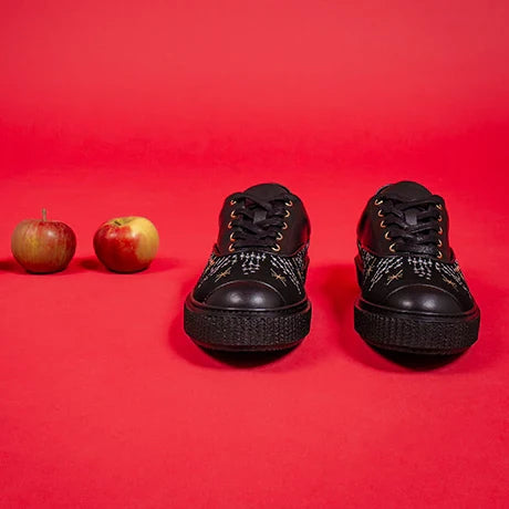 Full black star embroidered MEAKER sneaker ME.LAND x Mademoiselle Pimpante ✔ ME.LAND