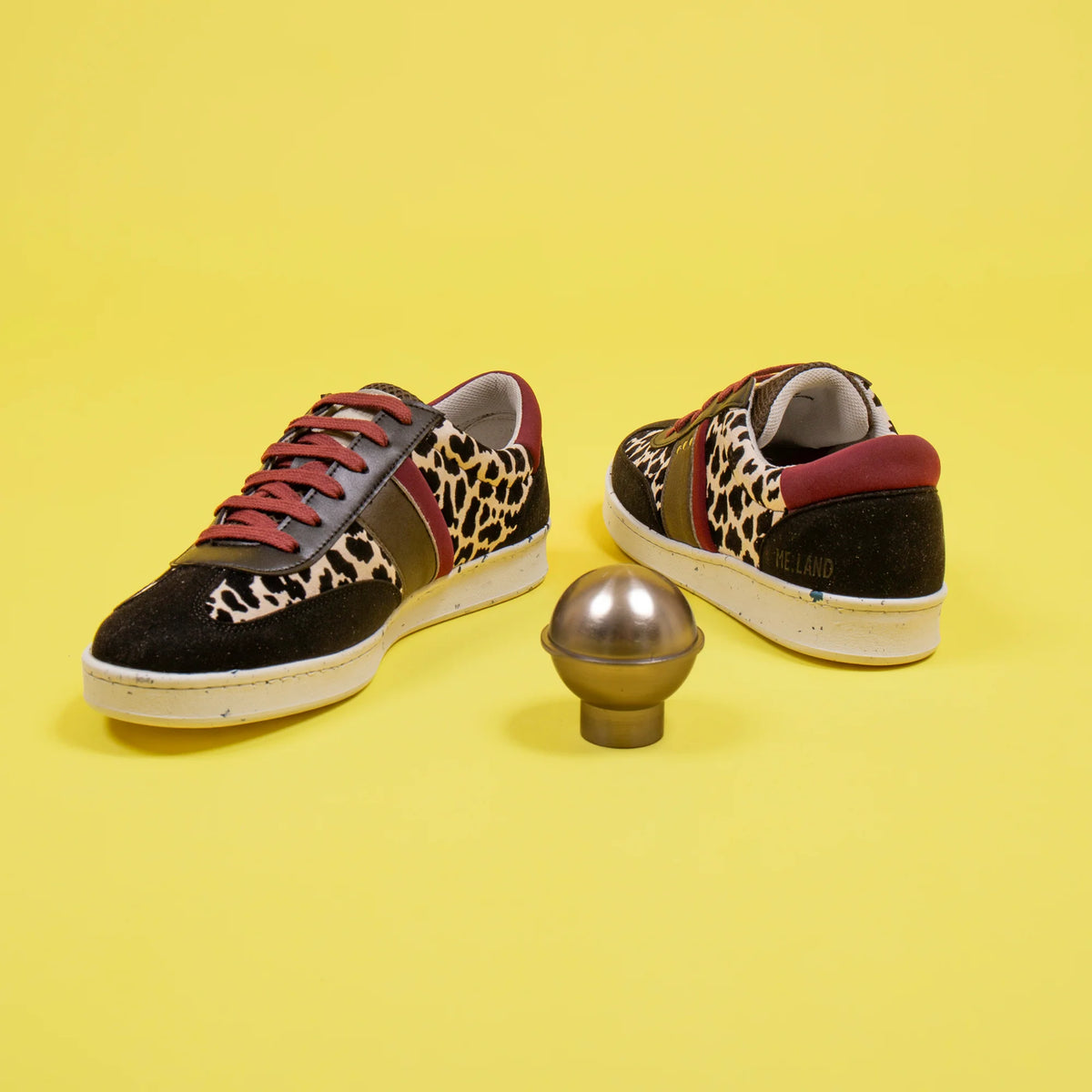 Basket vegan et recyclée Vivace en nylon noir et leopard beige