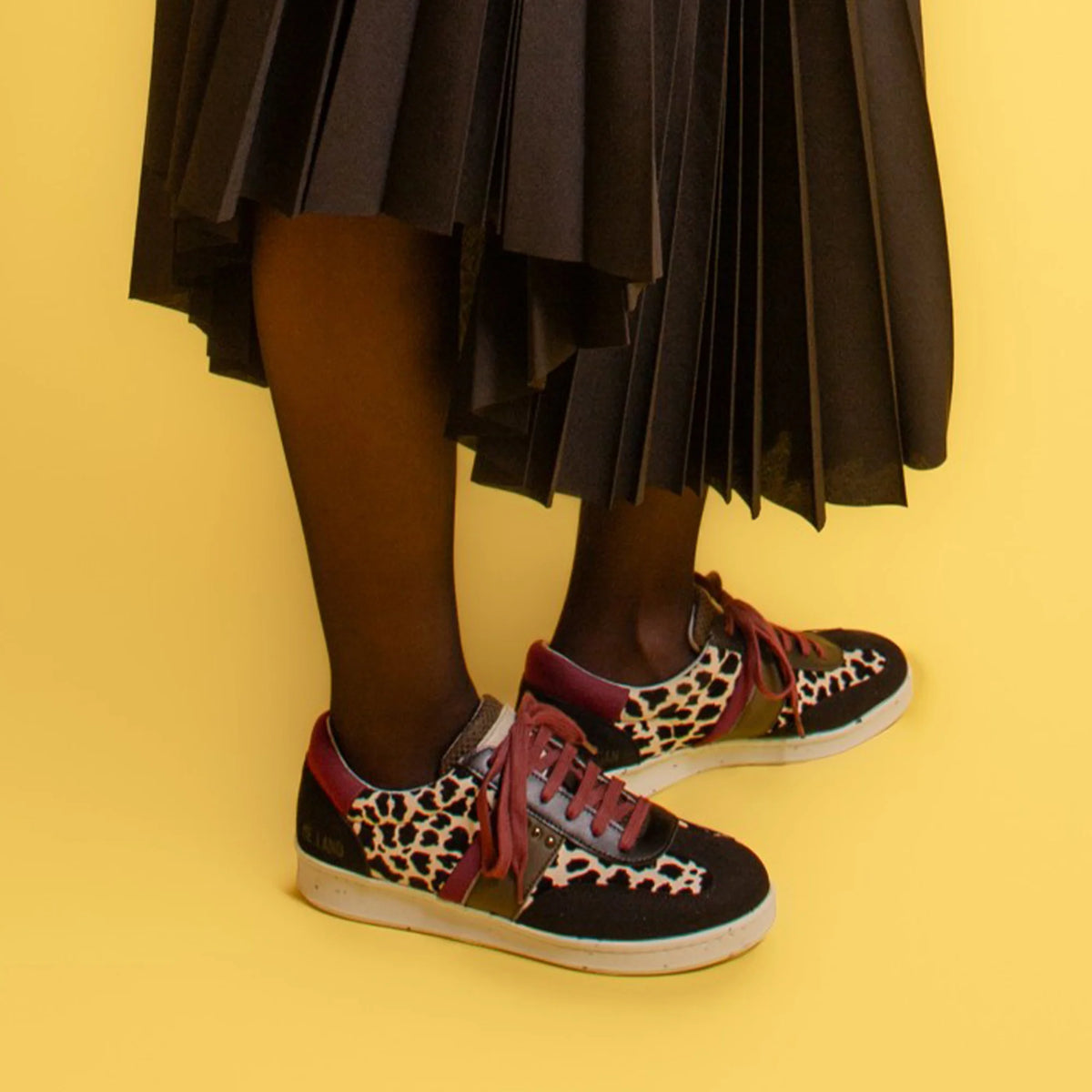 Basket vegan et recyclée Vivace en nylon noir et leopard beige