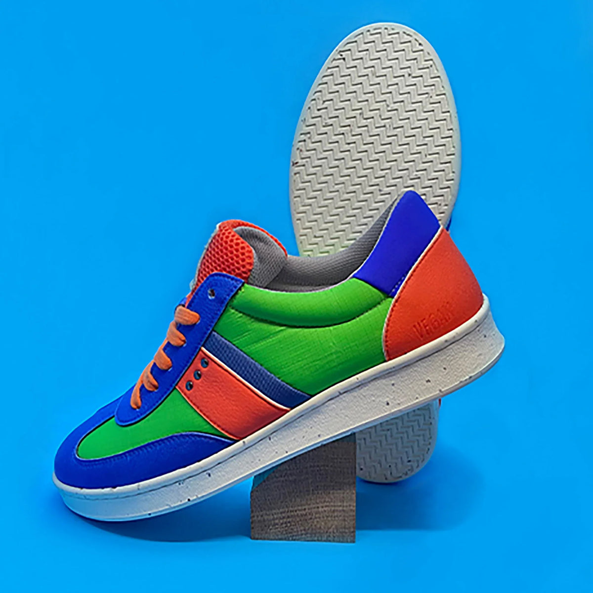 Vivace vegan and recycled sneaker in green, blue and orange ✔ ME.LAND