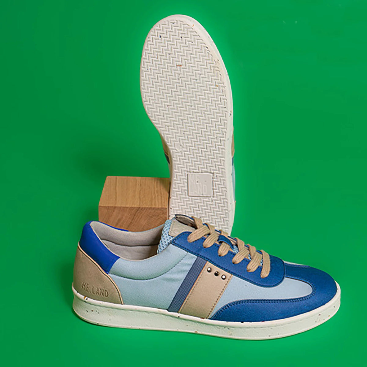Vivace vegan and recycled sneaker in blue and beige ✔ ME.LAND