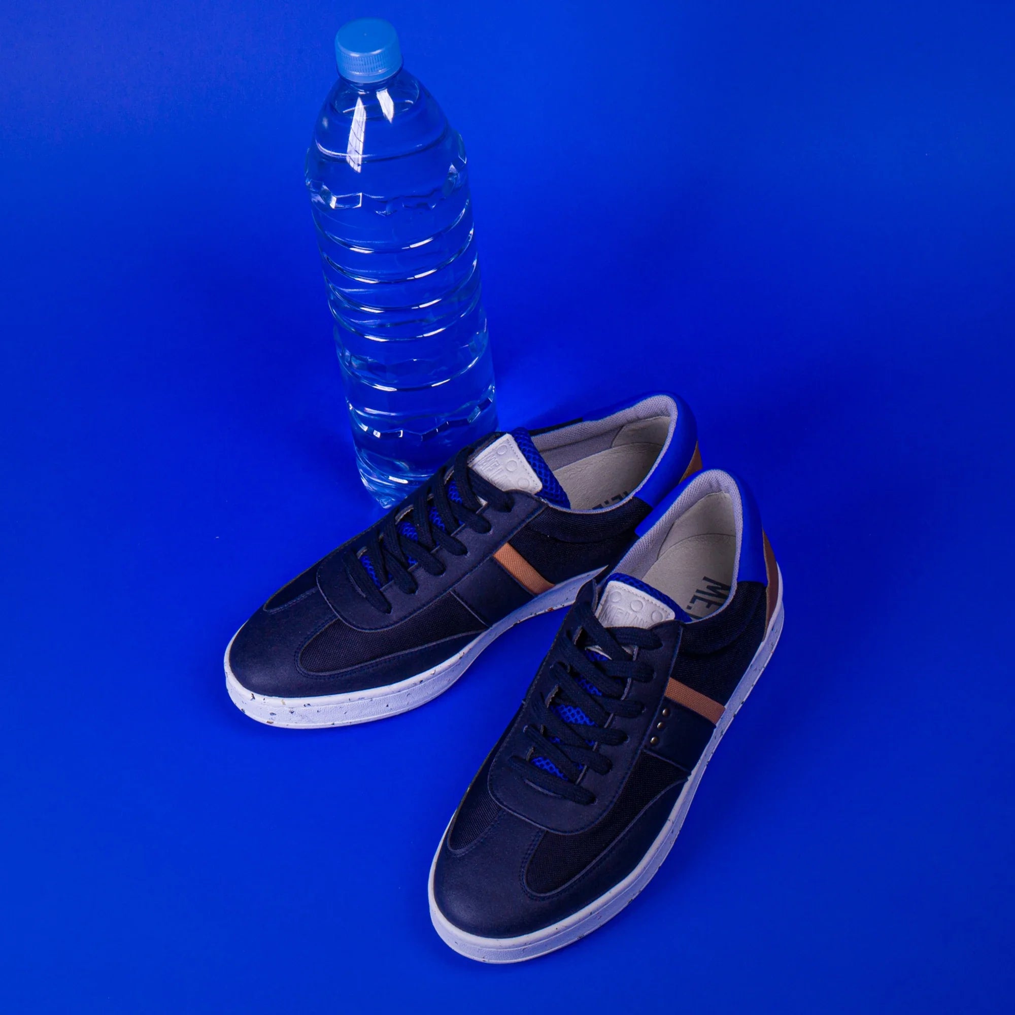 ME.LAND Vivace vegan and recycled sneaker in navy, blue and cognac side view