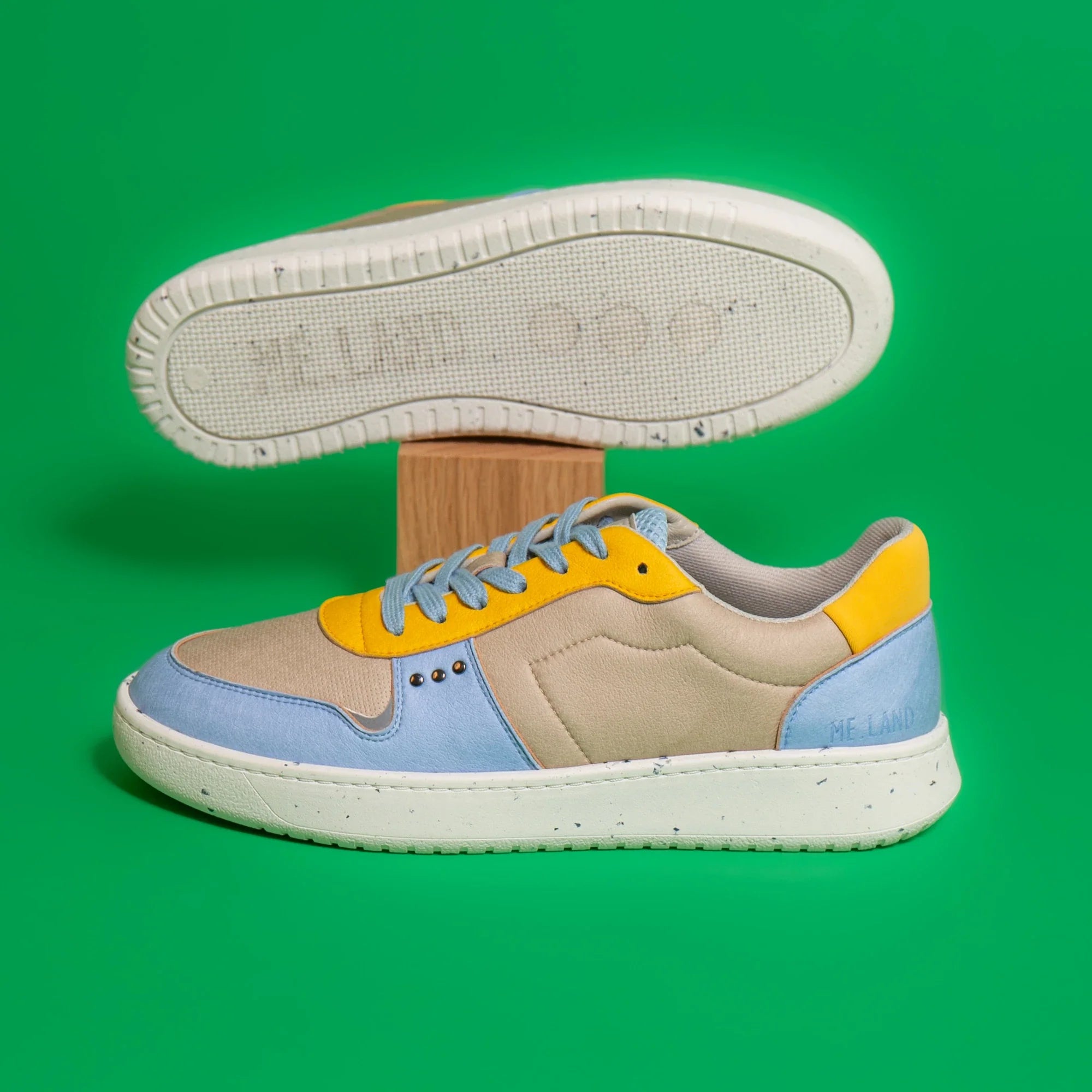 Evan vegan and recycled sneaker in beige, blue and yellow ✔ ME.LAND