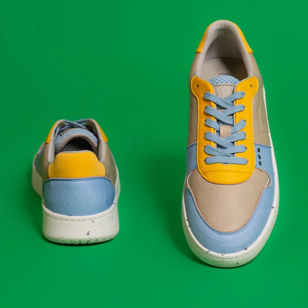 Evan vegan and recycled sneaker in beige, blue and yellow ✔ ME.LAND