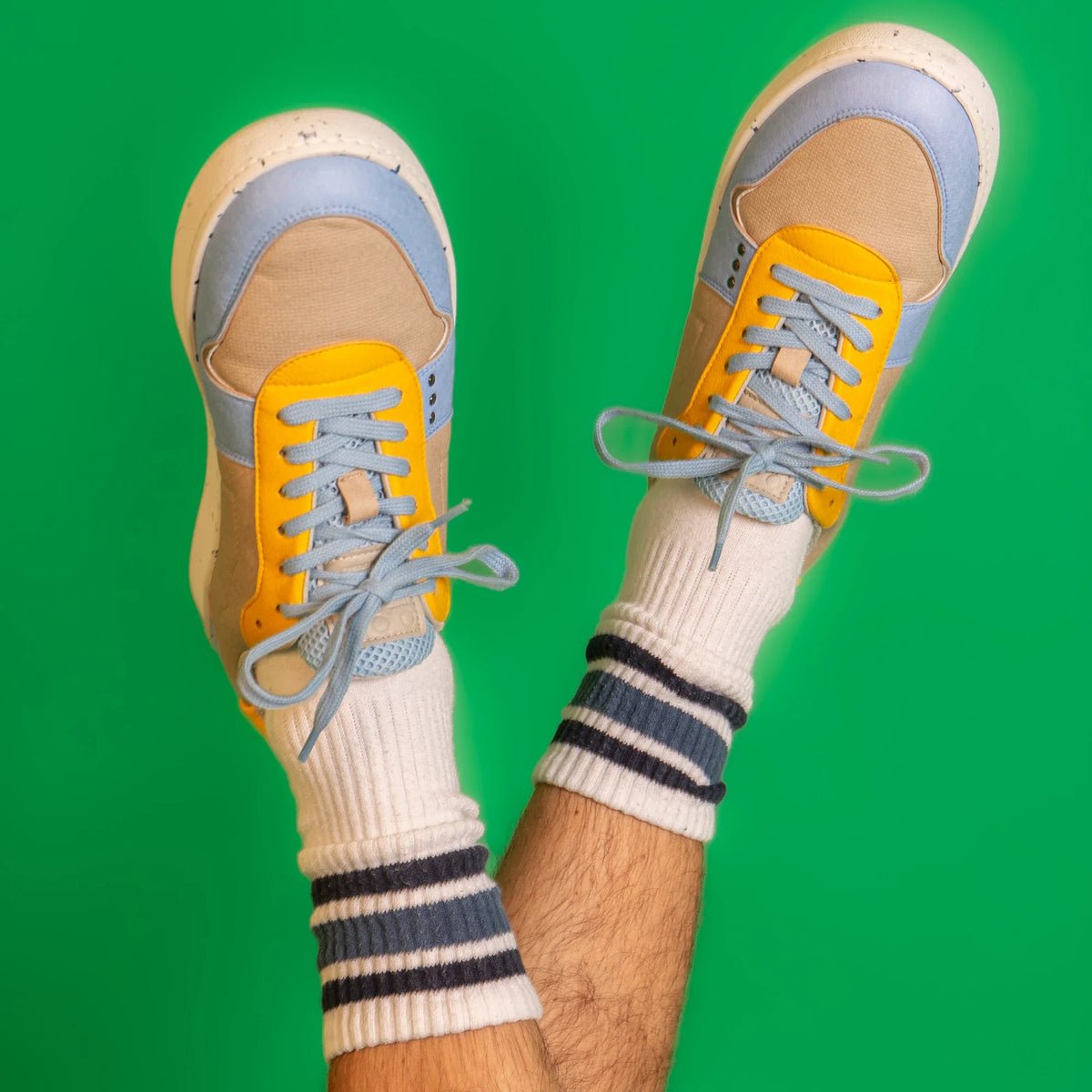 Evan vegan and recycled sneaker in beige, blue and yellow ✔ ME.LAND