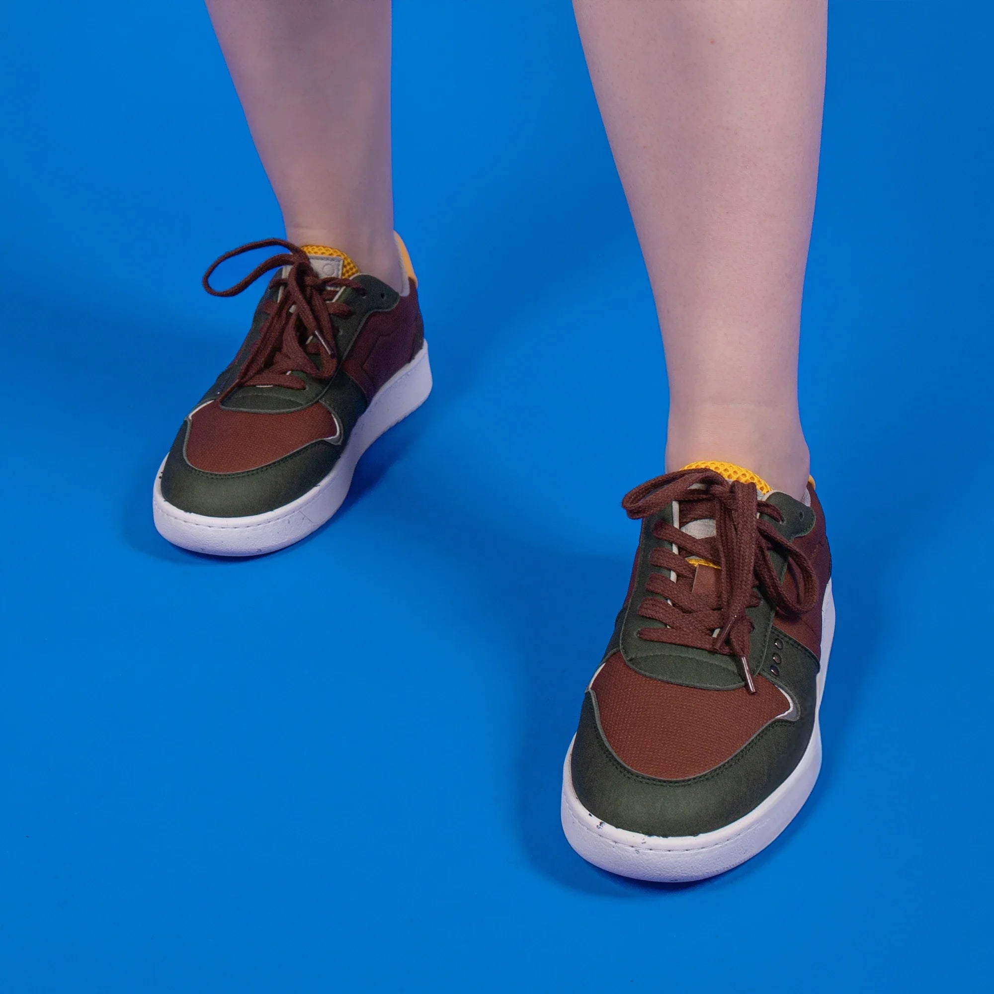 Evan vegan and recycled sneaker in brown, khaki and yellow ✔ ME.LAND