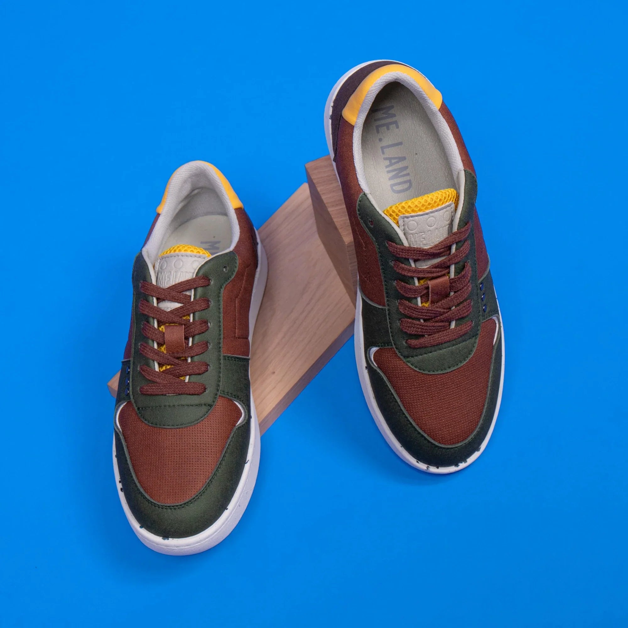 Evan vegan and recycled sneaker in brown, khaki and yellow ✔ ME.LAND