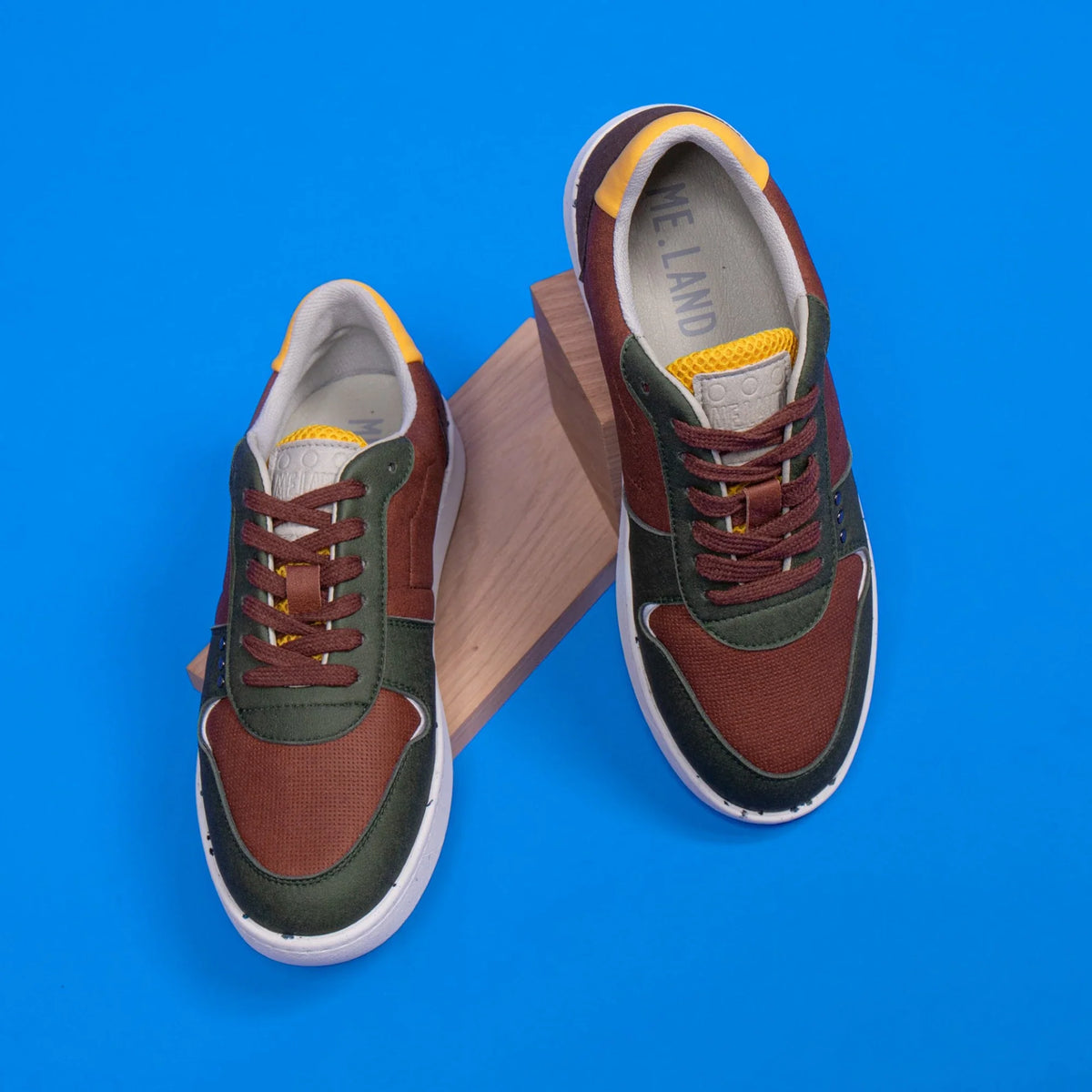Evan vegan and recycled sneaker in brown, khaki and yellow ✔ ME.LAND