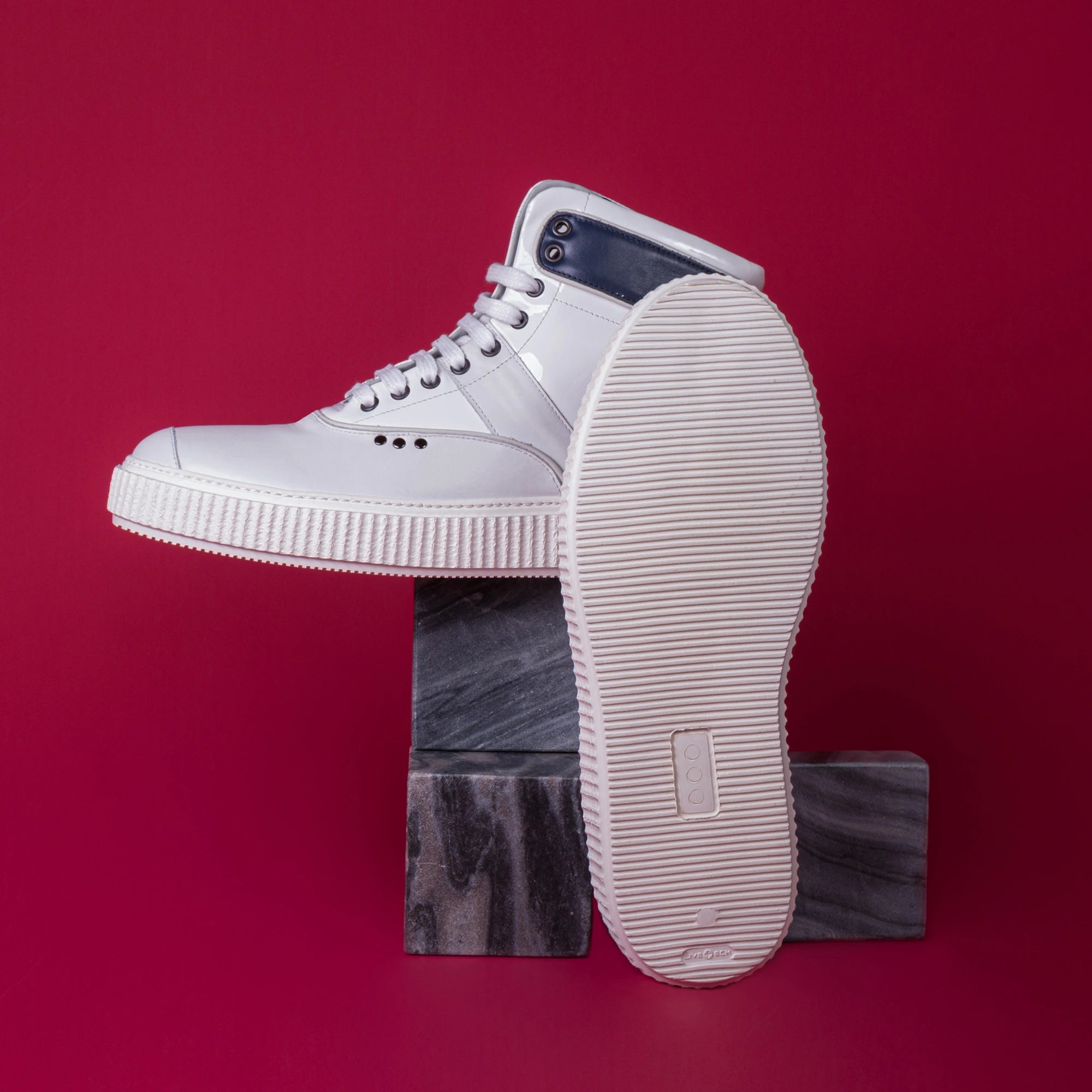 Basket montante Heaker en cuir blanc et bleu
