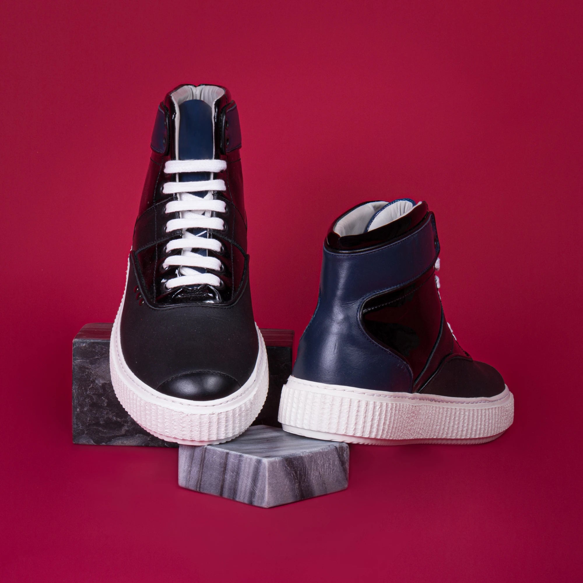 Heaker high-top sneakers in black and blue leather