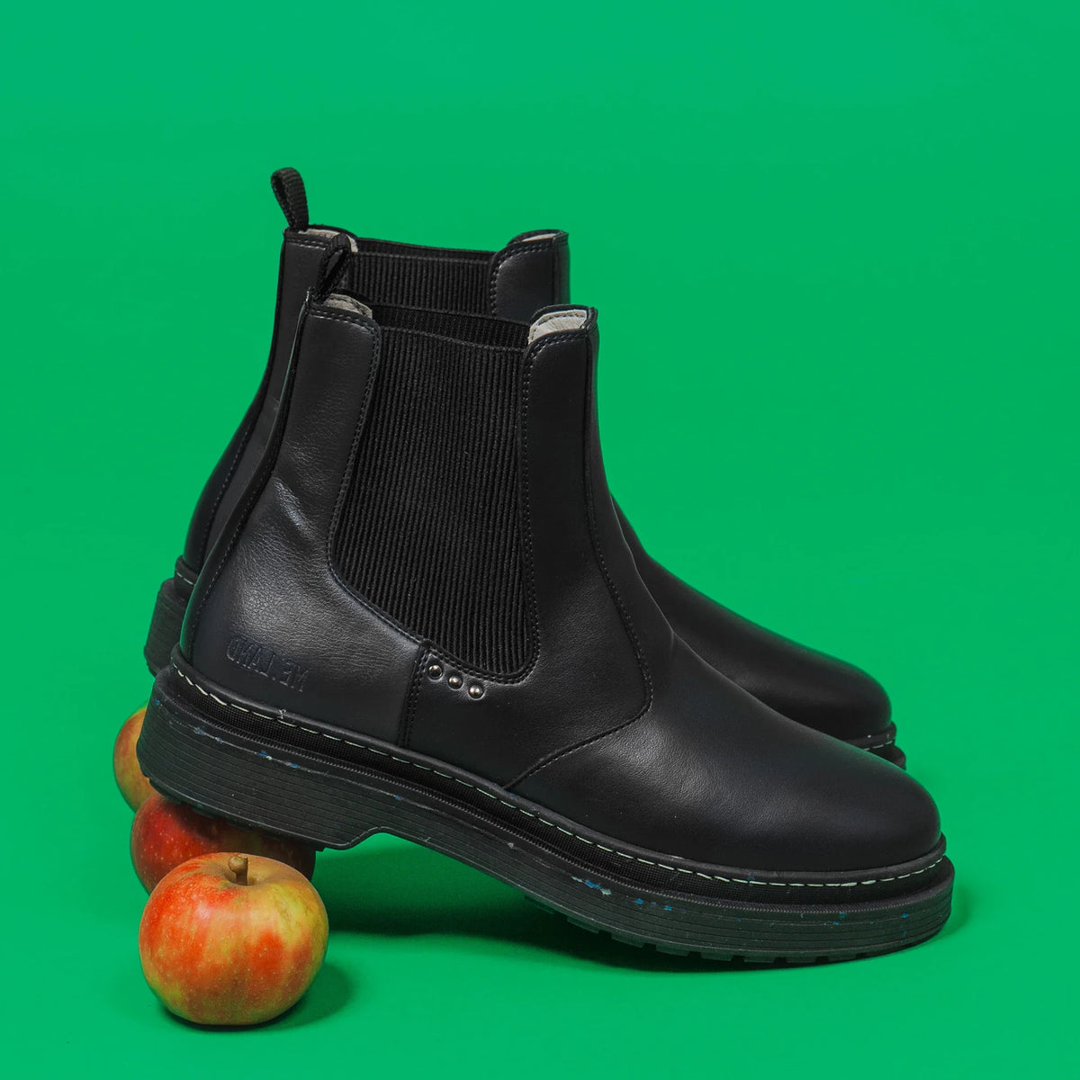 Black apple leather chelsea boots ✔ ME.LAND